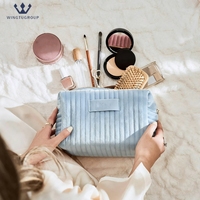 Sac de maquillage personnalisé avec logo pour femmes, mode outdoor, couleur unie, sac de rangement cosmétique portable en velours, grande capacité