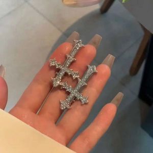 Pinzas de Pelo Metálicas con Diamantes de Imitación, Estilo Cool Girl, para Flequillo Lateral, Pinzas de Pico de Pato, Horquillas de Lujo con Aspecto Elegante - Product Image 3