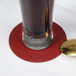 Set de table en cuir PU design, forme galet organique, élégant, écologique, antidérapant, diamètre 300 mm, facile à nettoyer, luxe - Product Image 5
