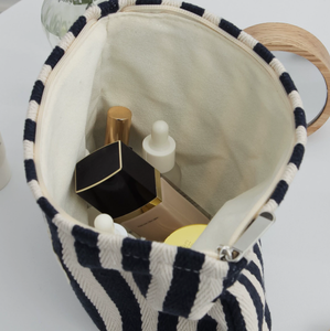 Petite pochette de maquillage et de rangement en toile de coton imprimée avec fermeture éclair, durable et tendance, pour étudiants et stylos - Product Image 4