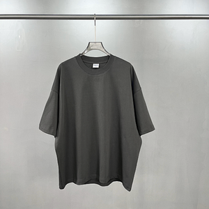 T-shirt Oversize Unisexe Cropped Basique Tendance en Coton Lourd 250G 100% Coton Coupe Boxy Personnalisé Exclusif Luxe Mode - Product Image 4