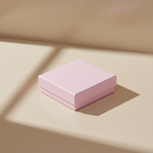 Scatola per Gioielli di Lusso Personalizzata con Logo, Coperchio e Base Rosa, Confezione Rigida in Cartone per Anelli, Collane e Bracciali - Product Image 1