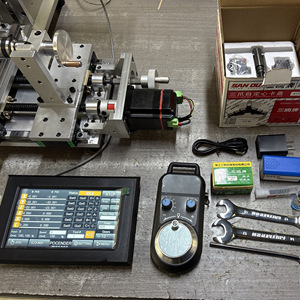 เครื่องกลึงซีเอ็นซีขนาดเล็กแบบมัลติฟังก์ชั่น พร้อมมอเตอร์เซอร์โวในตัว สำหรับงานกลึง กัด เจาะ และประกอบชิ้นส่วนด้วยมืออย่างแม่นยำ - Product Image 2