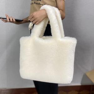 <span class=keywords><strong>Sac</strong></span> Fourre-tout en Peluche Personnalisé pour Femme, <span class=keywords><strong>Sac</strong></span> à Main Shopping Grande Capacité en <span class=keywords><strong>Fausse</strong></span> <span class=keywords><strong>Fourrure</strong></span> Douce, <span class=keywords><strong>Sac</strong></span> à <span class=keywords><strong>Bandoulière</strong></span> Décontracté pour la Mode Hivernale - Product Image 2