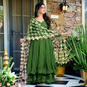 Ensemble Salwar Kameez brodé vert avec dupatta, tenue traditionnelle indienne et pakistanaise pour femmes, pour mariage et fêtes, coupe ample longue jusqu'au sol - Product Image 1