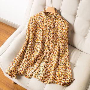 Camicetta firmata nuova <span class=keywords><strong>donna</strong></span> in vera seta da <span class=keywords><strong>donna</strong></span> con fiocco floreale giallo con volant RTS Victoria - Product Image 2