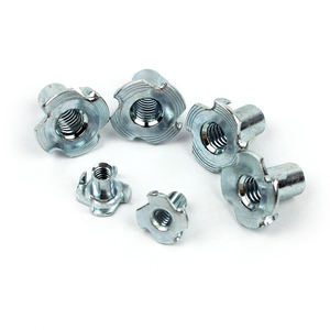 Écrous en T à 4 griffes, <span class=keywords><strong>insert</strong></span> fileté, classe 4.8 et 8.8, en acier au carbone zingué pour mur d'escalade, écrou en T galvanisé à quatre griffes - Product Image 1