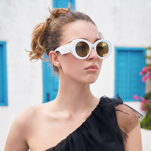 Nuevas gafas de sol negras con montura ovalada de estilo europeo americano para mujer, protección UV400, para fiestas, con patillas gruesas y lentes de PC - Product Image 4