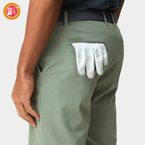 Shorts de golf athlétiques pour hommes personnalisés, 95% polyester, 5% élasthanne, vert, coupe ajustée, doux, extensible, tissé, uni, décontracté, écologique, en toile - Product Image 3