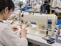Machine à coudre industrielle à point noué d'occasion pour la couture de sacs et de vêtements, avec commande numérique