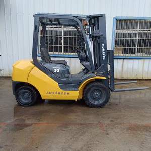 Montacargas KOMATSU FD30T-17 FD30T Usado de 3 Toneladas, Original de Japón, con Desplazador Lateral, en Venta - Product Image 2