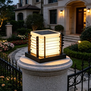 Lampadaire LED moderne IP66 étanche, solaire/électrique, garantie 5 ans pour l'éclairage extérieur des cours et des paysages - Product Image 1