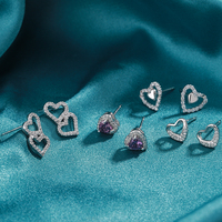 Vente en gros de boucles d'oreilles pour femmes en argent sterling 925 plaqué rhodium avec zircone cubique en forme de cœur, bijoux cadeaux