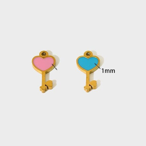 จี้ทองคำ 14k ไร้รอยต่อ ฝังโอปอลบดละเอียด พร้อมสลักโลโก้ตามสั่ง ขัดเงาอย่างแม่นยำได้รับการรับรอง - Product Image 1
