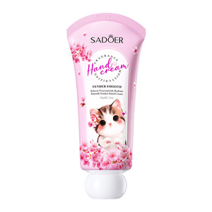 Lotion pour les <span class=keywords><strong>mains</strong></span> à l'extrait de fleurs de cerisier et à la niacinamide avec un parfum floral longue durée - Product Image 1