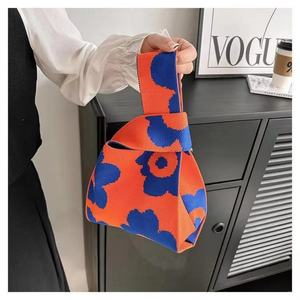 Sac fourre-tout élégant en tricot pour femme, sac à main portable avec pochette à nœud, idéal pour le shopping - Product Image 6