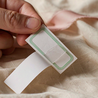 Rouleau d'étiquettes de prix à bordure pastel pour rayonnages de boutique et marquage de petits articles