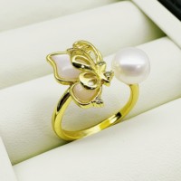 Bague élégante en perle d'eau douce papillon, dorée avec incrustation de coquille d'ormeau et accent CZ, idéale pour mariage et cadeau