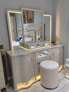 Meubles de chambre à coucher de luxe avec miroir éclairé par LED, meubles de chambre à coucher de haute qualité avec finition brillante - Product Image 4