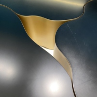 Ensemble de table basse centrale en acier inoxydable doré titane pour salon moderne et luxueux. Achat en gros de meubles en métal.