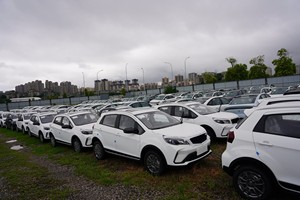 Lifan Xe Livan X3 Pro <span class=keywords><strong>2025</strong></span> Automatique 1.5L 5MT Nhỏ SUV Chines Xe Mới <span class=keywords><strong>2025</strong></span> Geely GX3 Pro Cho Nhà Livan X3 Pro 2026 - Product Image 5