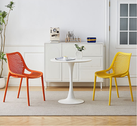 Nouvelle chaise sans accoudoirs en plastique épaissi, style design, dossier creux, minimaliste, empilable, pour salle à manger, extérieur, jardin et loisirs