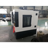 Petit centre d'usinage vertical CNC automatique 3 axes BT40/BT30 avec système de contrôle GSK, machine-outil de traitement des métaux VMC fabriquée en Chine