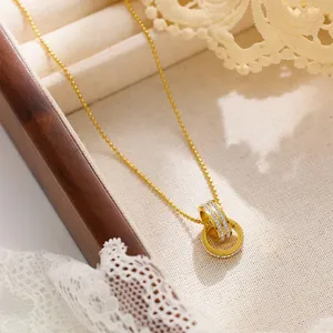 Collares de doble anillo con colgante chapado en oro de acero inoxidable eManco con diamantes de imitación para mujer, envío en 48 horas. - Product Image 6