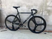 Vélo à pignon fixe fabriqué en Chine, en alliage d'aluminium, pour sports de plein air, vitesse unique, 700C, vélo de route, vélo urbain, noir/rouge