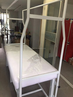 Salon de beauté Cadre en métal Table de massage durable Traitement de spa complet pour le corps Lit de beauté
