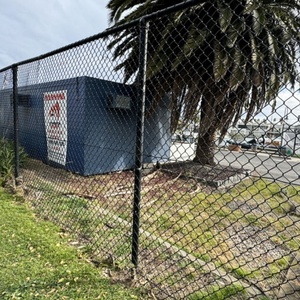 سياج شبكي مجلفن بالغمس الساخن وشبكة سلكية معينية الشكل بأطوال 4 و5 و6 و8 و10 أقدام - Product Image 2