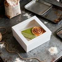 Boîtes à pâtisserie en papier blanc, dossiers carrés en carton jetables, boîte à gâteau en carton gaufré recyclable avec fenêtre transparente