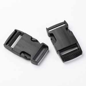 Hebilla de plástico ajustable de 25 mm de diámetro interior, color negro sólido, resistente al desgaste, para accesorios de bolsos y equipaje - Product Image 1