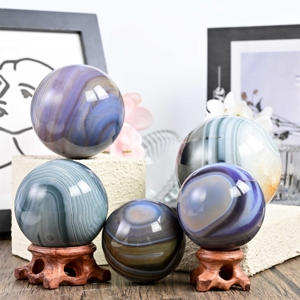 Sphère d'agate rayée en cristal naturel sculptée à la main, polie et soyeuse, pour la décoration et autres objets artisanaux en cristal - Vente en gros - Product Image 1