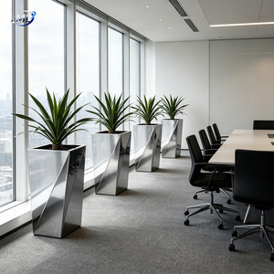 Pot de fleurs moderne en acier inoxydable pour hall d'hôtel avec design incurvé, couleur personnalisée - Product Image 4