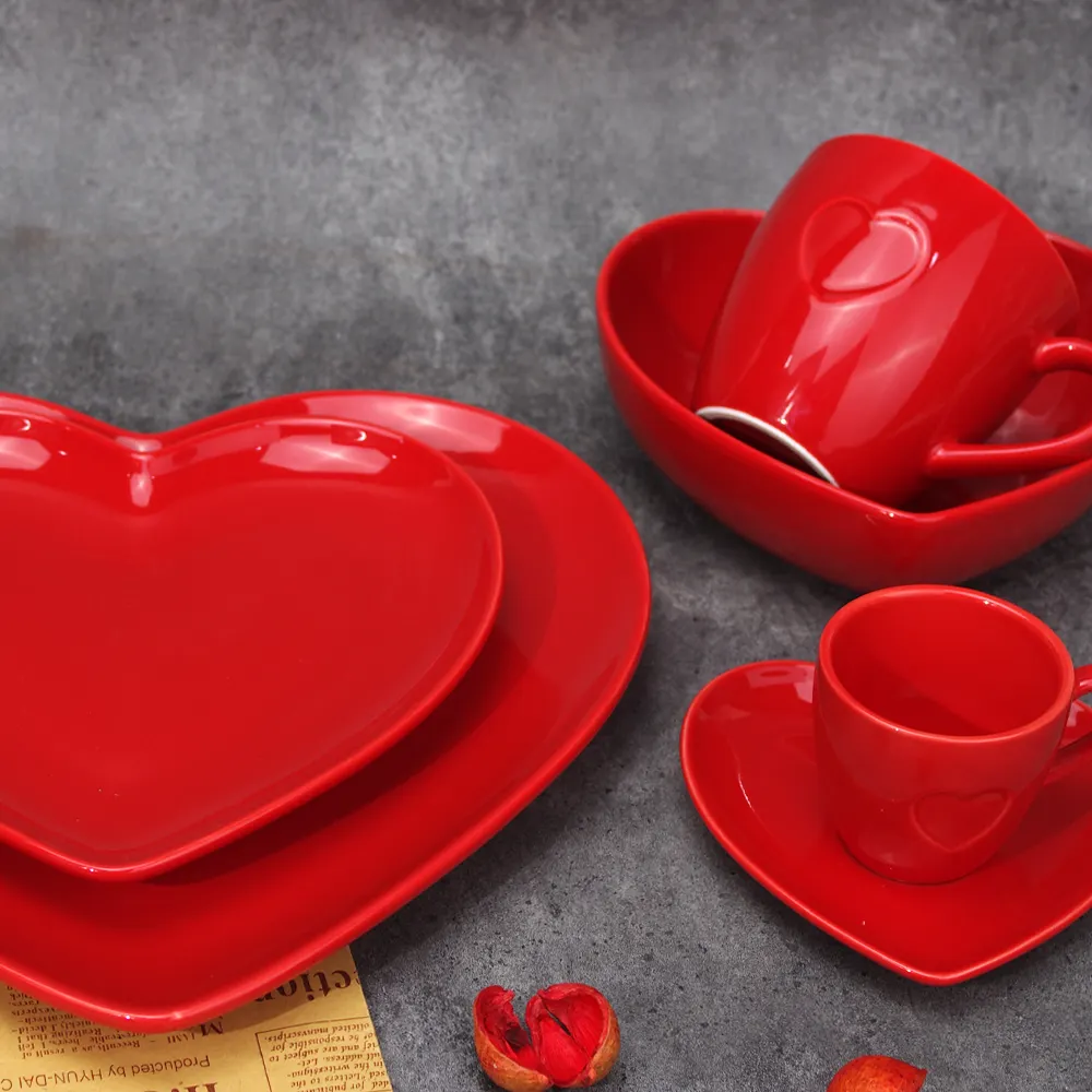 China red heart shape dinner plates tea cup and saucer glaze dinnerware set tableware for wedding Christmas ceramic tableware