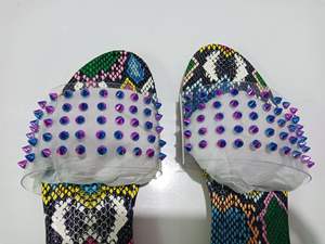 รองเท้าแตะโปร่งใสลายงูสำหรับผู้หญิงรองเท้าแตะตอกหมุดสีใสขนาดใหญ่รองเท้าแตะตอกหมุดโปร่งใสสำหรับฤดูร้อน - Product Image 6