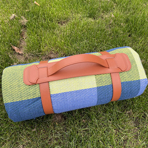 Ventes en gros de couvertures de pique-nique personnalisées en microfibre acrylique imperméable, légères et portables, de 2 m, pliables, pour toutes les saisons - Product Image 4
