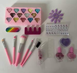 Set Rias Anak Perempuan Set Make Up Anak Mainan Rias Wajah Mainan Kosmetik Koper Penyimpanan - Product Image 2