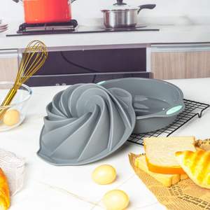 <span class=keywords><strong>Moule</strong></span> <span class=keywords><strong>à</strong></span> gâteau en mousseline de soie en <span class=keywords><strong>silicone</strong></span> double couleur <span class=keywords><strong>Moule</strong></span> <span class=keywords><strong>à</strong></span> <span class=keywords><strong>savarin</strong></span> rond antiadhésif pour la pâtisserie domestique et les outils de pâtisserie - Product Image 5