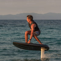 Planche de surf électrique hydrofoil en fibre de carbone 8000W sans balais, télécommande sans fil longue portée pour la location de sports nautiques