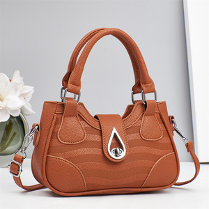 Exquisite shoulder bag, messenger bag, women's clothing, large size, all-match elegant lady - Product Image 6
