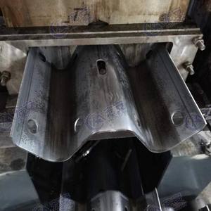 <span class=keywords><strong>2</strong></span> волны 3 волны Вт, Балочные барьеры безопасности, ограждения для дорожного ограждения, формовочная машина высокого качества - Product Image 6