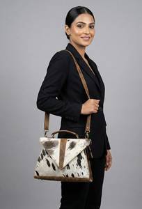 Sac à bandoulière triangulaire en cuir de vachette avec sangle réglable, style bohème, usage quotidien, toutes saisons - Product Image 5