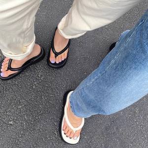 Sandalias de Plataforma con Cuña Retro de Verano 2025, Sandalias de Plataforma de Color Sólido para Mujer, Estilo Viral con Punta Descubierta para Uso en Exteriores - Product Image 4