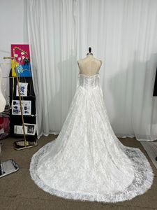 Elegante <span class=keywords><strong>Vestido</strong></span> <span class=keywords><strong>de</strong></span> <span class=keywords><strong>Novia</strong></span> Blanco con Encaje, Escote en Forma <span class=keywords><strong>de</strong></span> Corazón y Cola Larga, Estilo Formal - Product Image 4