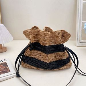 Bolso de playa de paja a rayas, de un solo hombro, estilo bandolera, tejido a mano, para mujer, informal y con estilo. - Product Image 3