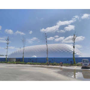 Hoge Kwaliteit Voetbalveld Groot Voetbal Stadion Opblaasbare Cricket Court Gymnasium Luchtfilm Membraanstructuur