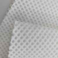 Vente en gros 100% polyester 3D maille tricotée élastique à l'air tissu sandwich à trois couches maille respirante pour sacs à dos et chaussures