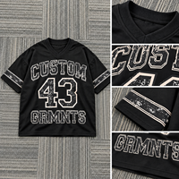 T-shirt noir en vrac pour homme, col en V, en tissu maillé avec sublimation personnalisée, manches courtes, vêtement de sport, épaules tombantes, respirant pour le sport